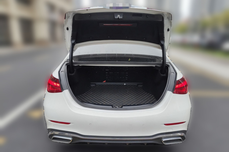 奔驰C级 2022款 C 200 L 运动版中控内饰23