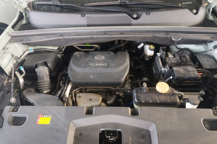 五菱汽车 五菱星辰 2021款 1.5T CVT星曜版机舱底盘24