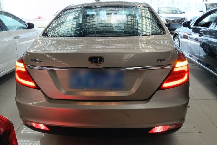 吉利汽车 帝豪 2017款 三厢百万款 1.5L CVT向上版车身外观6