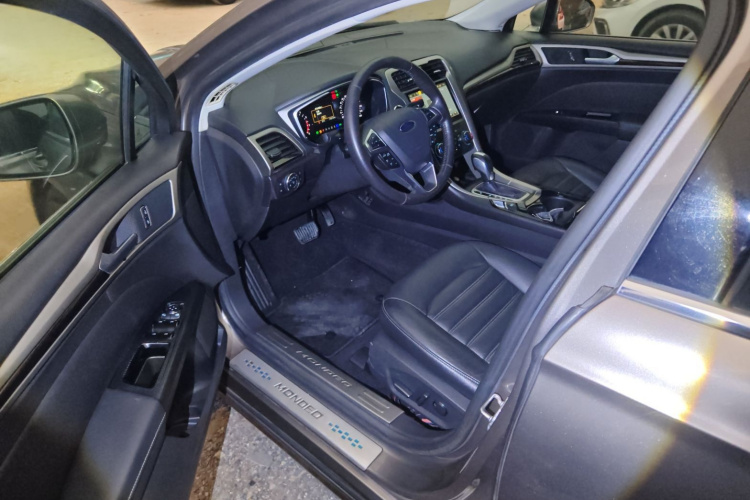 福特 蒙迪欧 2013款 2.0L GTDi200时尚型中控内饰20