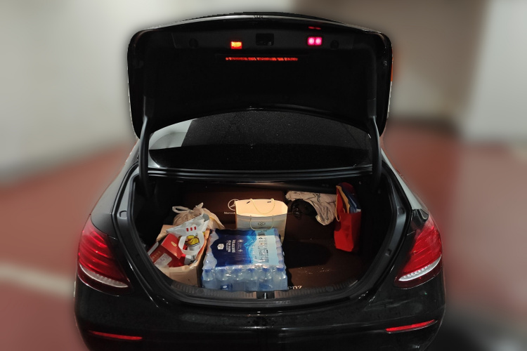 奔驰E级 2020款 改款 E 300 L 殊享版局部细节23