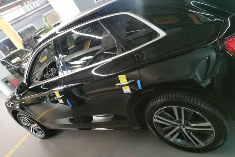 奥迪Q5L 2020款 45 TFSI 尊享运动型车身外观4