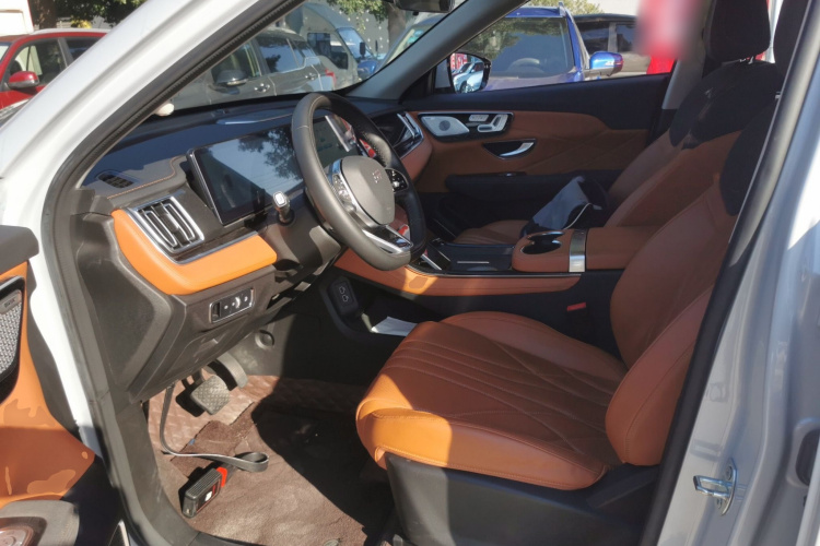 捷途山海L7 2024款 1.5T 120km ULTRA 7座中控内饰19