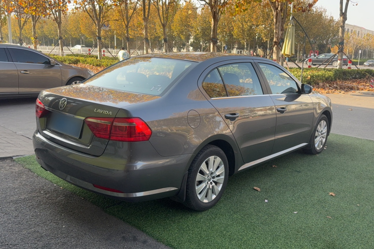 大众 朗逸 2013款 改款经典 1.6L 自动舒适版车身外观6003