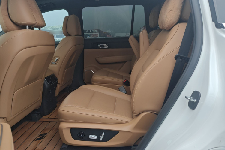 理想汽车 理想ONE 2021款 增程6座版中控内饰21