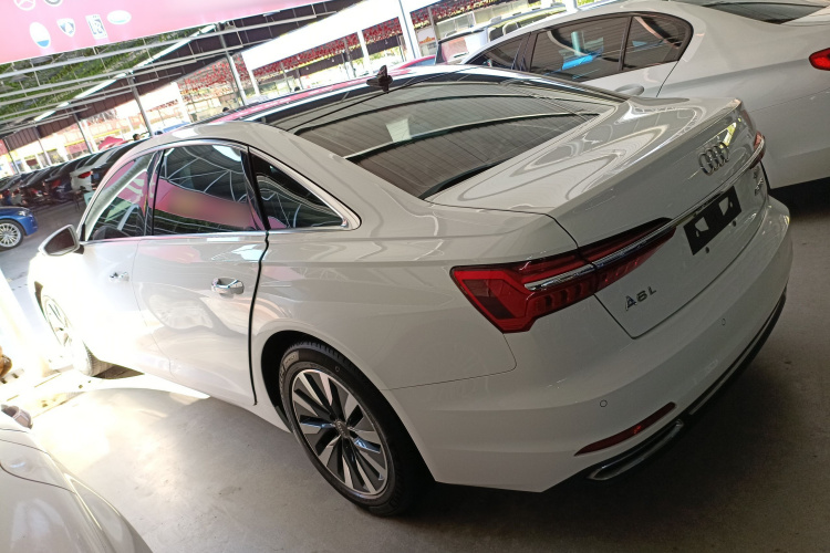奥迪A6L 2019款 45 TFSI 臻选致雅型车身外观4