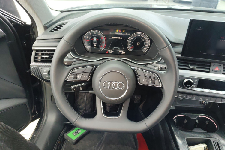 奥迪A4L 2022款 40 TFSI 豪华动感型中控内饰13