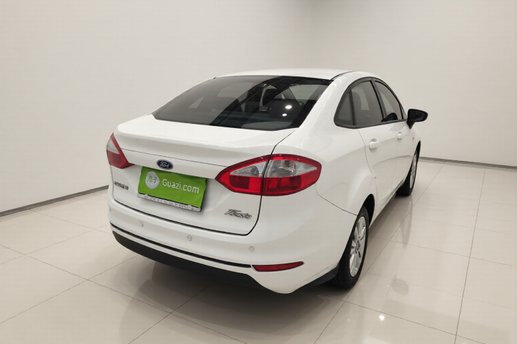 福特 嘉年华 2013款 三厢 1.5L 自动时尚型车身外观7