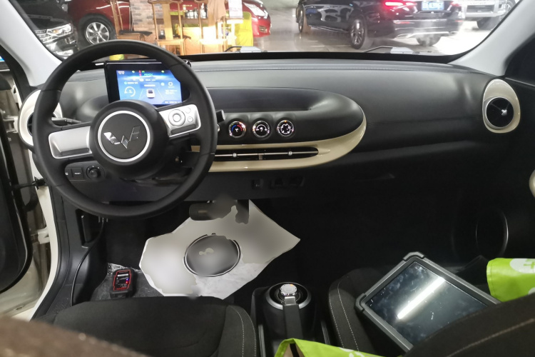 五菱汽车 五菱缤果 2023款 203km 轻享款中控内饰7002