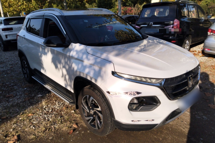 宝骏510 2017款 1.5L 手动豪华型车身外观3