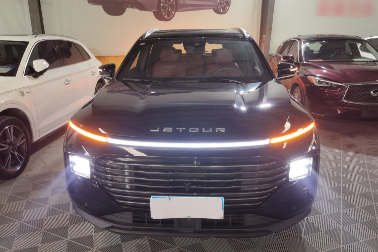 捷途X70 PLUS 2025款 1.5T 旗舰版 5座车身外观2