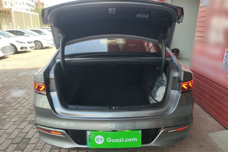 比亚迪 秦PLUS 2024款 荣耀版 DM-i 55KM领先型机舱底盘23