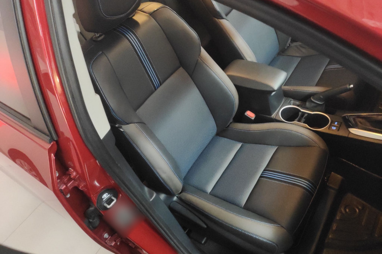 丰田 雷凌 2018款 185T CVT尊贵版 国V局部细节41