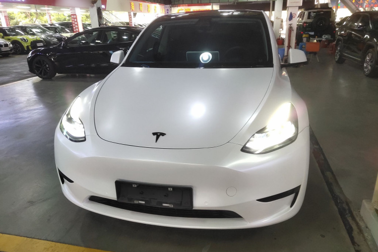 特斯拉 Model Y 2022款 改款 后轮驱动版车身外观2