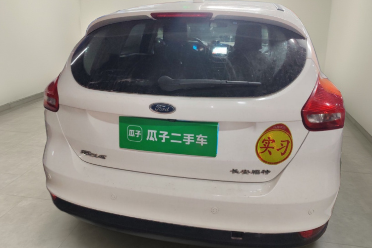 福特 福克斯 2017款 两厢 1.6L 自动风尚型智行版车身外观6