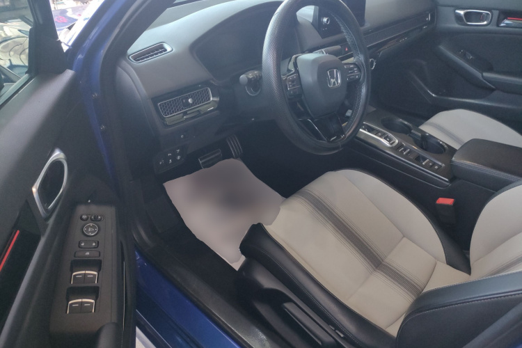 本田 思域 2023款 2.0L e:HEV 锐力版中控内饰19