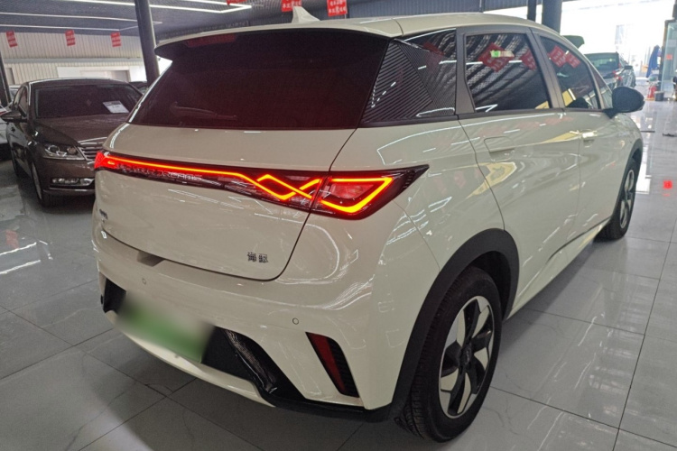 比亚迪 海豚 2025款 420km 自由版车身外观7