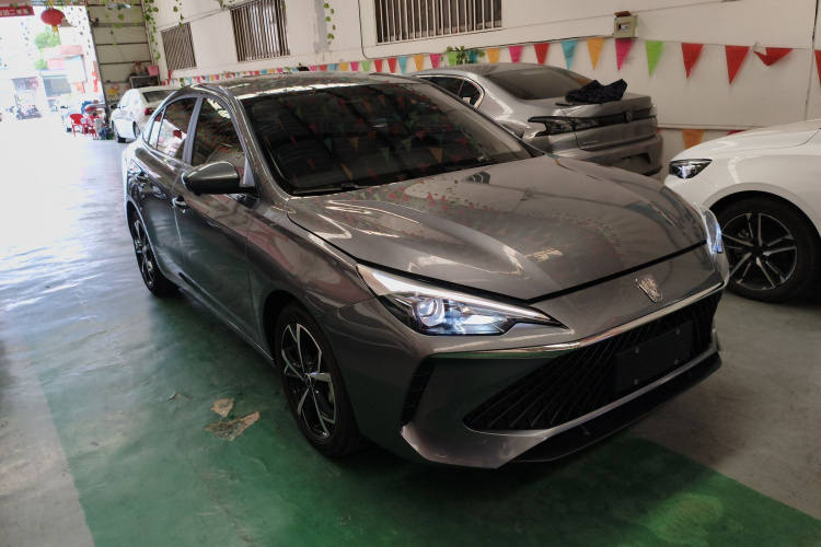 荣威i5 2024款 1.5L CVT尊荣版车身外观3