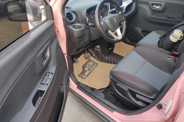 凌宝汽车 凌宝BOX 2021款 粉红世家 舒适版中控内饰20