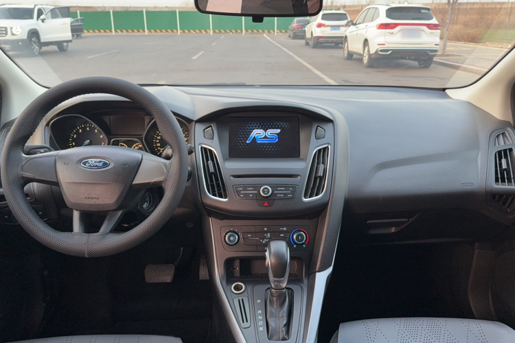 福特 福克斯 2015款 两厢 1.6L 自动舒适型中控内饰7005