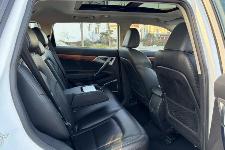 吉利汽车 博越 2016款 2.0L 手动智联型中控内饰7005