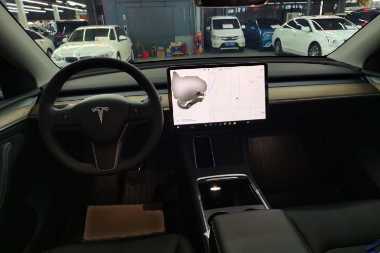 特斯拉 Model Y 2022款 改款 后轮驱动版中控内饰7002