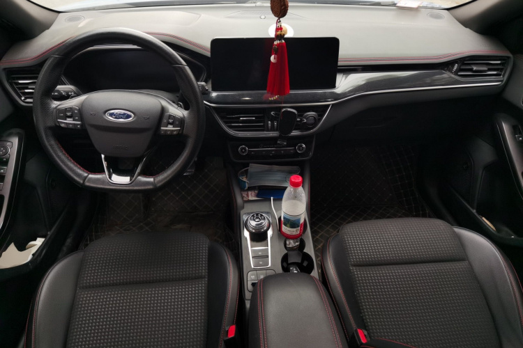 福特 福克斯 2021款 两厢 EcoBoost 180 自动ST Line中控内饰12
