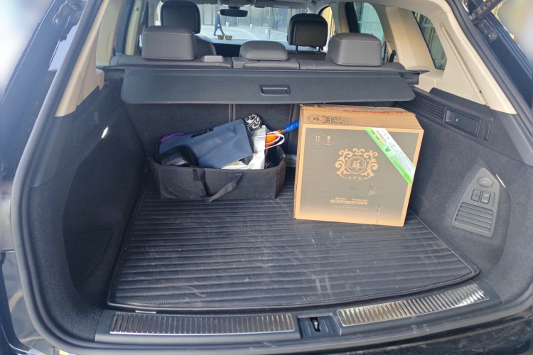 大众 途锐 2022款 3.0TSI 锐享版 曜黑运动套装局部细节23