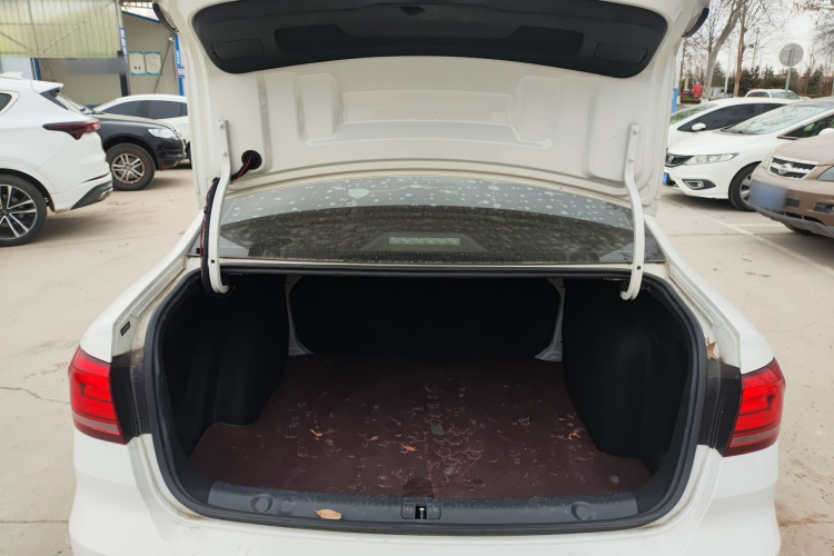 大众 2019款 朗逸启航 1.5L 自动风尚版 国VI机舱底盘23