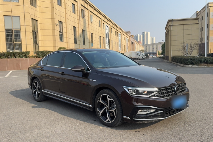 大众 迈腾 2023款 200万辆纪念版 330TSI DSG豪华型车身外观6003