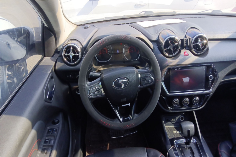 东南DX3 2018款 1.5T CVT尊贵型中控内饰13