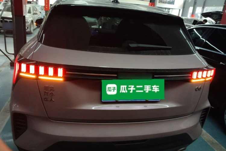 领克06 2021款 1.5T Shero粉色特别版车身外观6