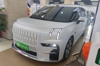 极氪009 2024款 六座行政版四驱 108kWh