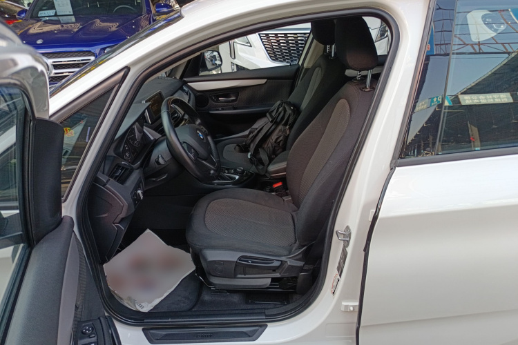 宝马2系多功能旅行车 2015款 218i 领先型中控内饰19