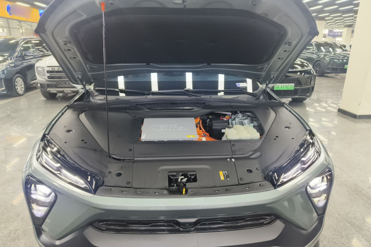 蔚来EC6 2020款 605KM 运动版机舱底盘24