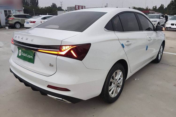 荣威i5 2023款 1.5L CVT豪华版车身外观7