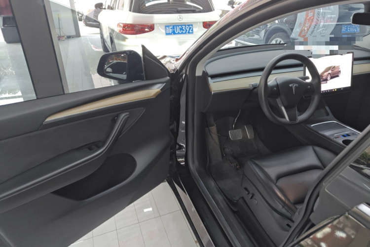 特斯拉 Model Y 2022款 改款 后轮驱动版中控内饰20