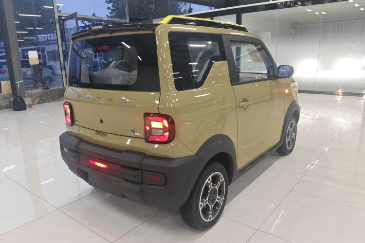 吉利银河 2025款 210km 熊猫骑士车身外观7