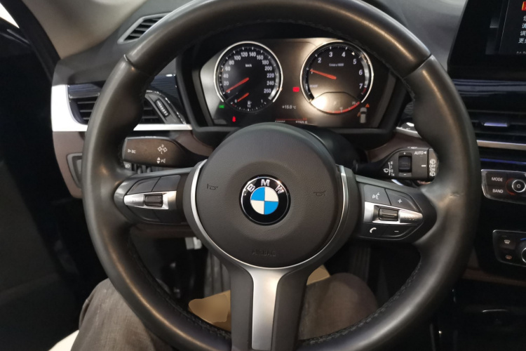 宝马X1 2020款 sDrive20Li 尊享型中控内饰13