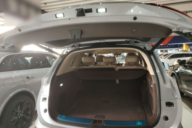 鸿蒙智行 问界M7 2024款 1.5T 后驱Plus版 5座机舱底盘23