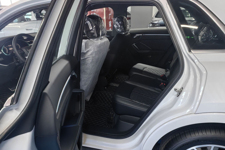 奥迪Q3 2025款 quattro 45周年典藏版 40TFSI 时尚动感型中控内饰7003