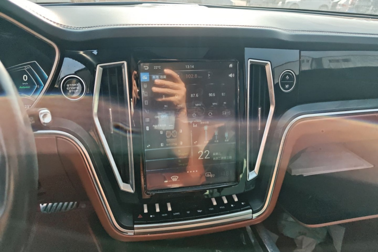 众泰T700 2017款 1.8T 双离合尊贵型局部细节16