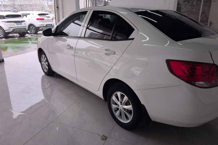 雪佛兰 2015款 赛欧3 1.3L AMT理想版车身外观4