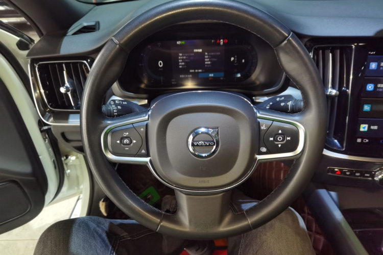 沃尔沃S60 2023款 B4 智逸豪华版中控内饰13