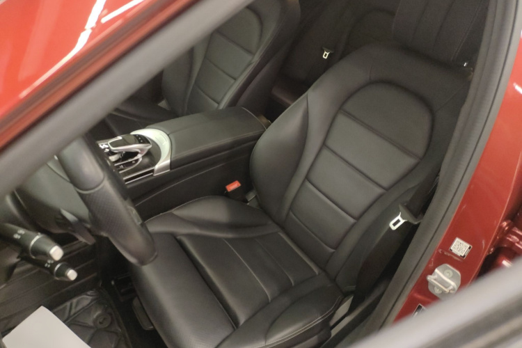 奔驰C级 2018款 C 200 L 运动版局部细节19