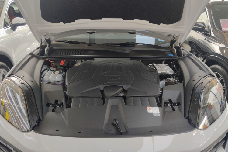 保时捷 2024款 Cayenne 3.0T机舱底盘24