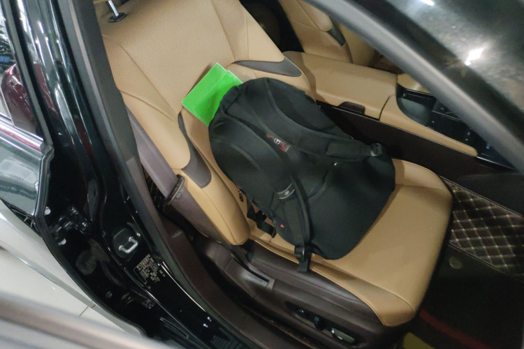 雷克萨斯ES 2020款 200 卓越版局部细节41