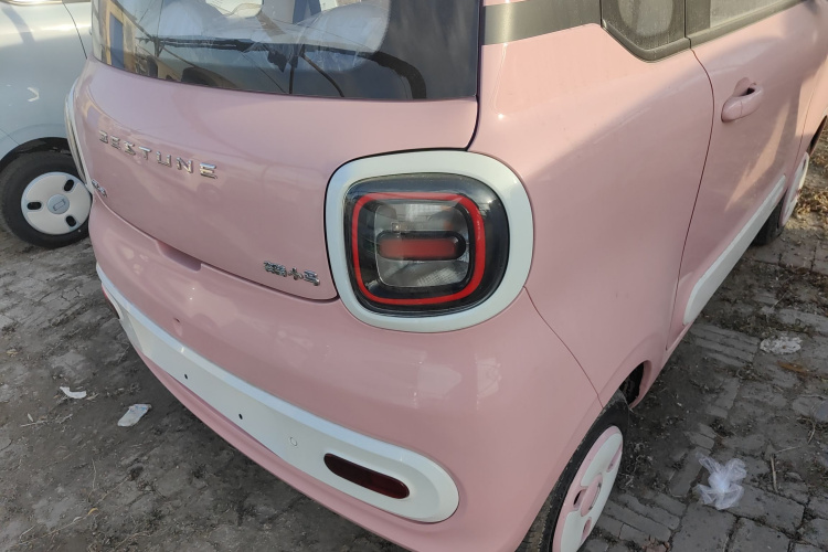 奔腾小马 2026款 222km 萌趣马 Plus车身外观9