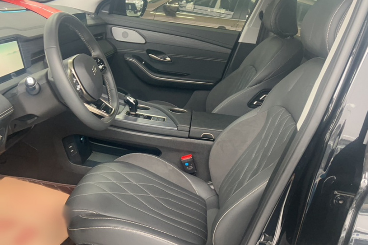 捷途山海L9 2024款 1.5TD 2DHT Pro 7座中控内饰7003