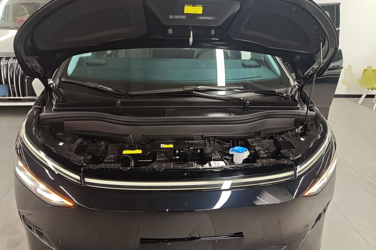 小鹏X9 2024款 702超长续航Pro机舱底盘24